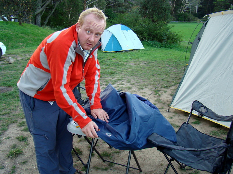 03-australia-new-south-wales-blue-mountains-airbed-puncture.jpg