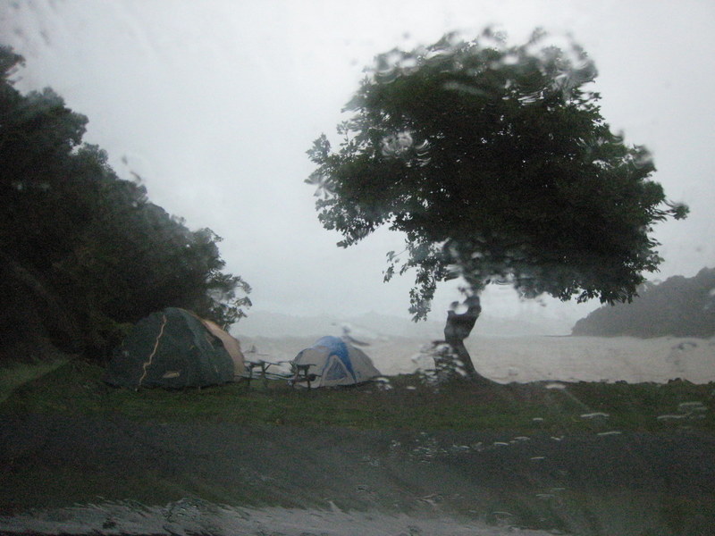 03-new-zealand-northlands-bay-of-islands-rain.jpg
