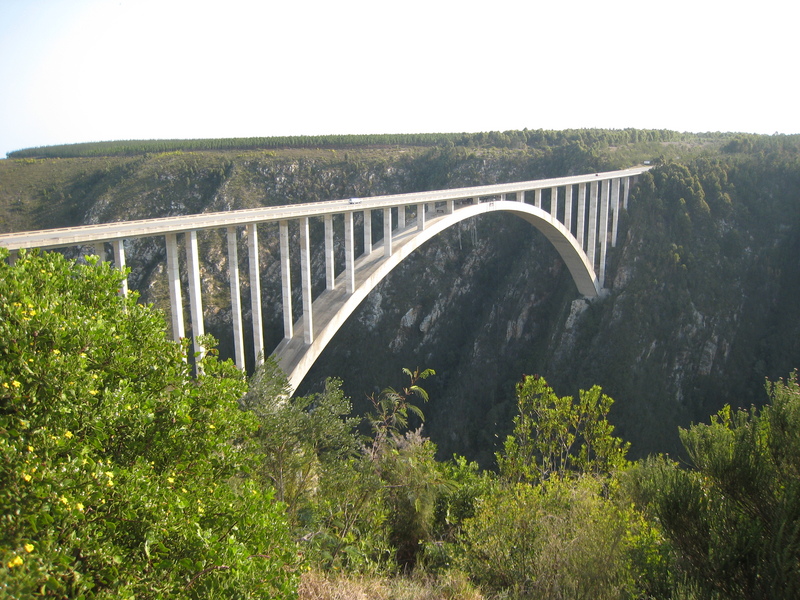 01-south-africa-bloukrans-bridge-bungy-jump.jpg