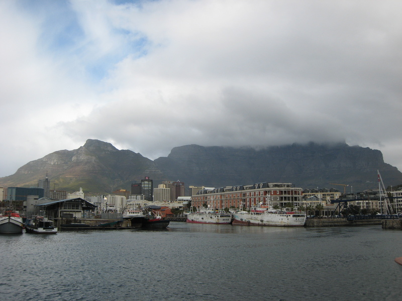 01-south-africa-cape-town-table-bay-high-tea.jpg