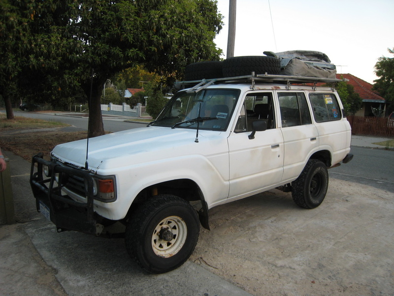 01-australia-ford-falcon-station-wagon.jpg