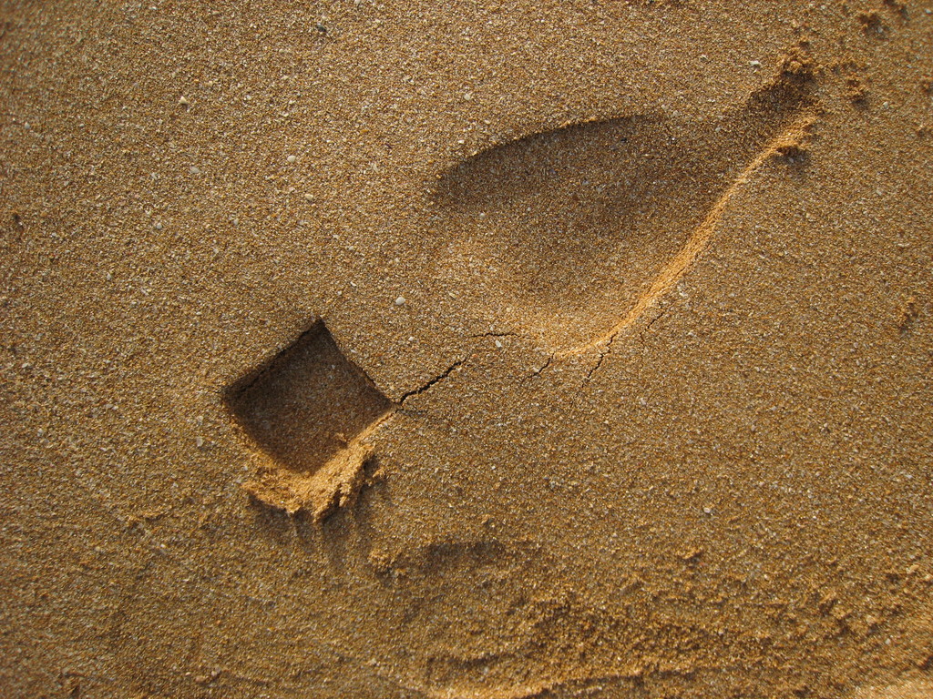 021-arabian-footprint-in-the-sand.JPG